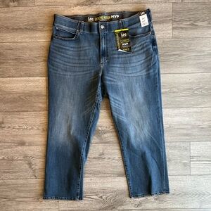 Lee Men’s Extreme Motion MVP Relaxed Fit Straight Leg Denim Jean NWT 44x29